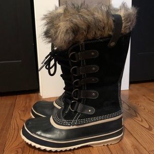 SOREL Women’s Joan of Arc Black Winter Boots -  6